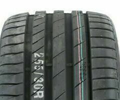 235/65 R 17 KUMHO ECSTA PS71 SUV 108 V XL