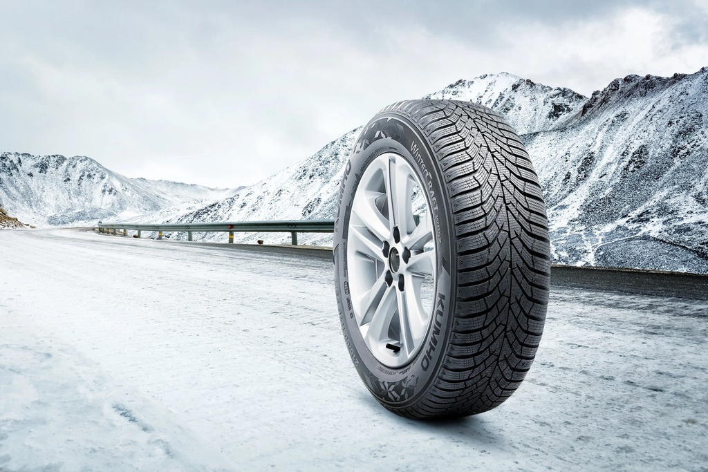[SIG039268] 225/45 R 19 KUMHO WP72 96 V